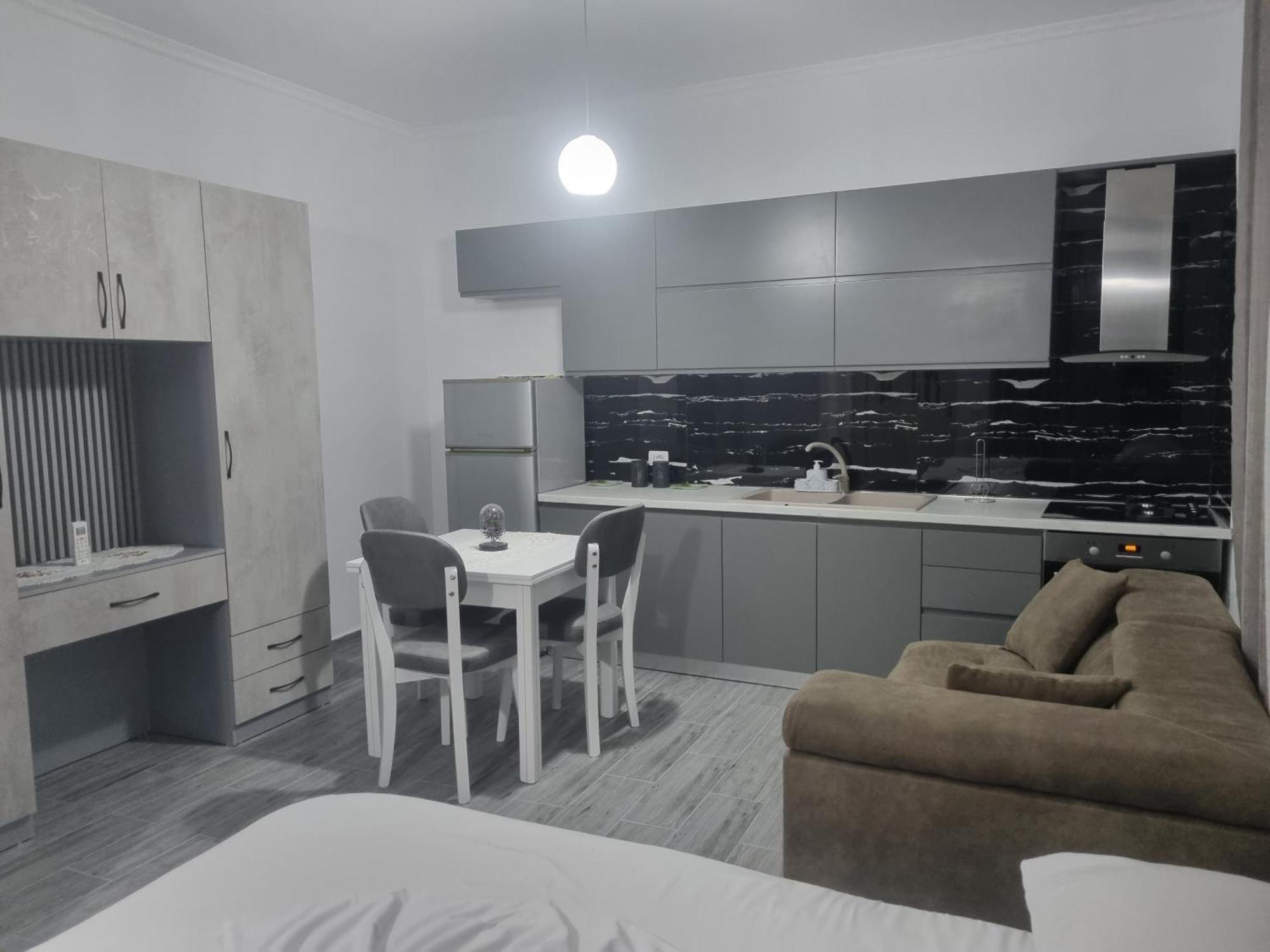 Vila Megi-Rent Room Vlorë 外观 照片