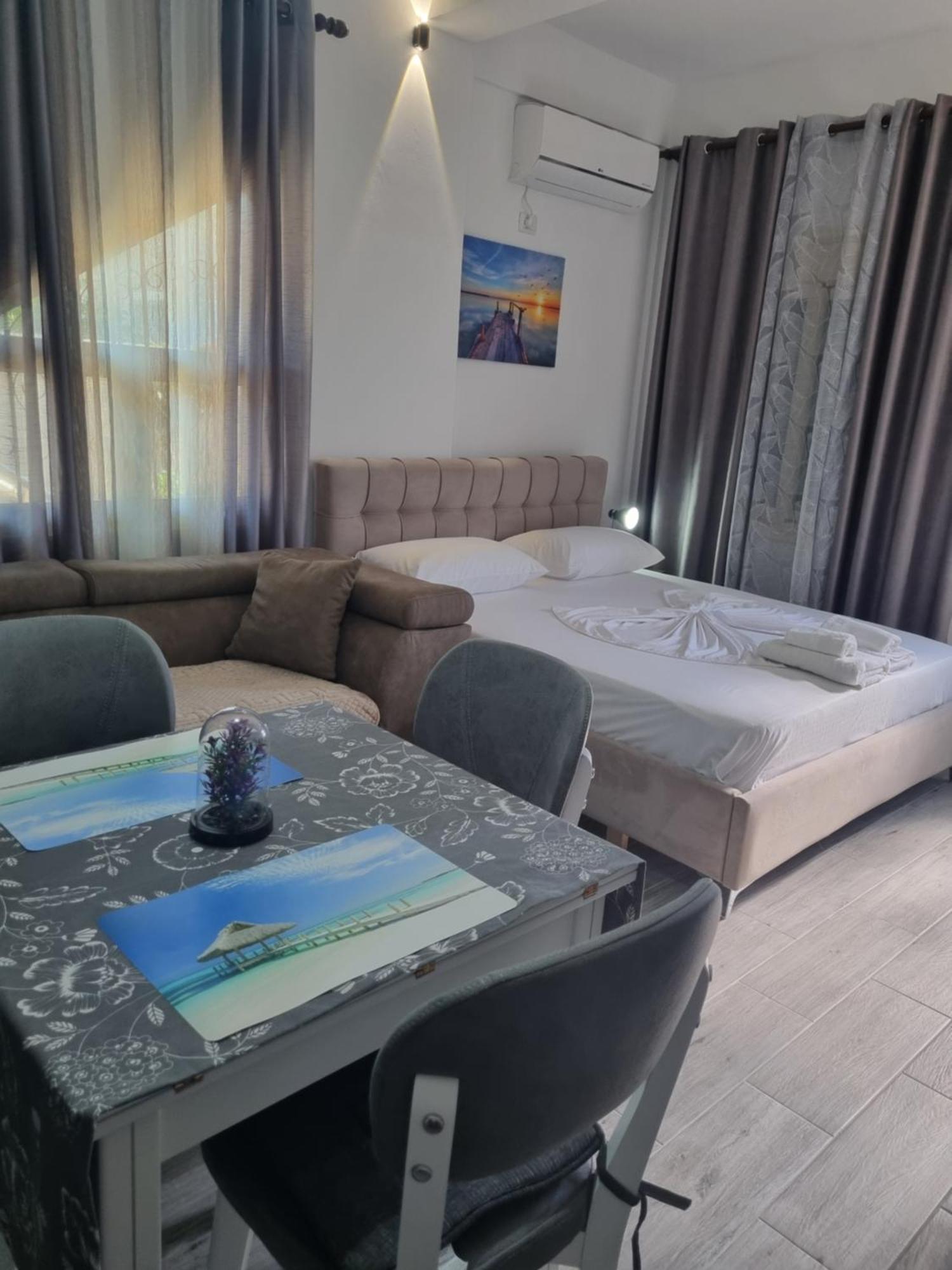 Vila Megi-Rent Room Vlorë 外观 照片