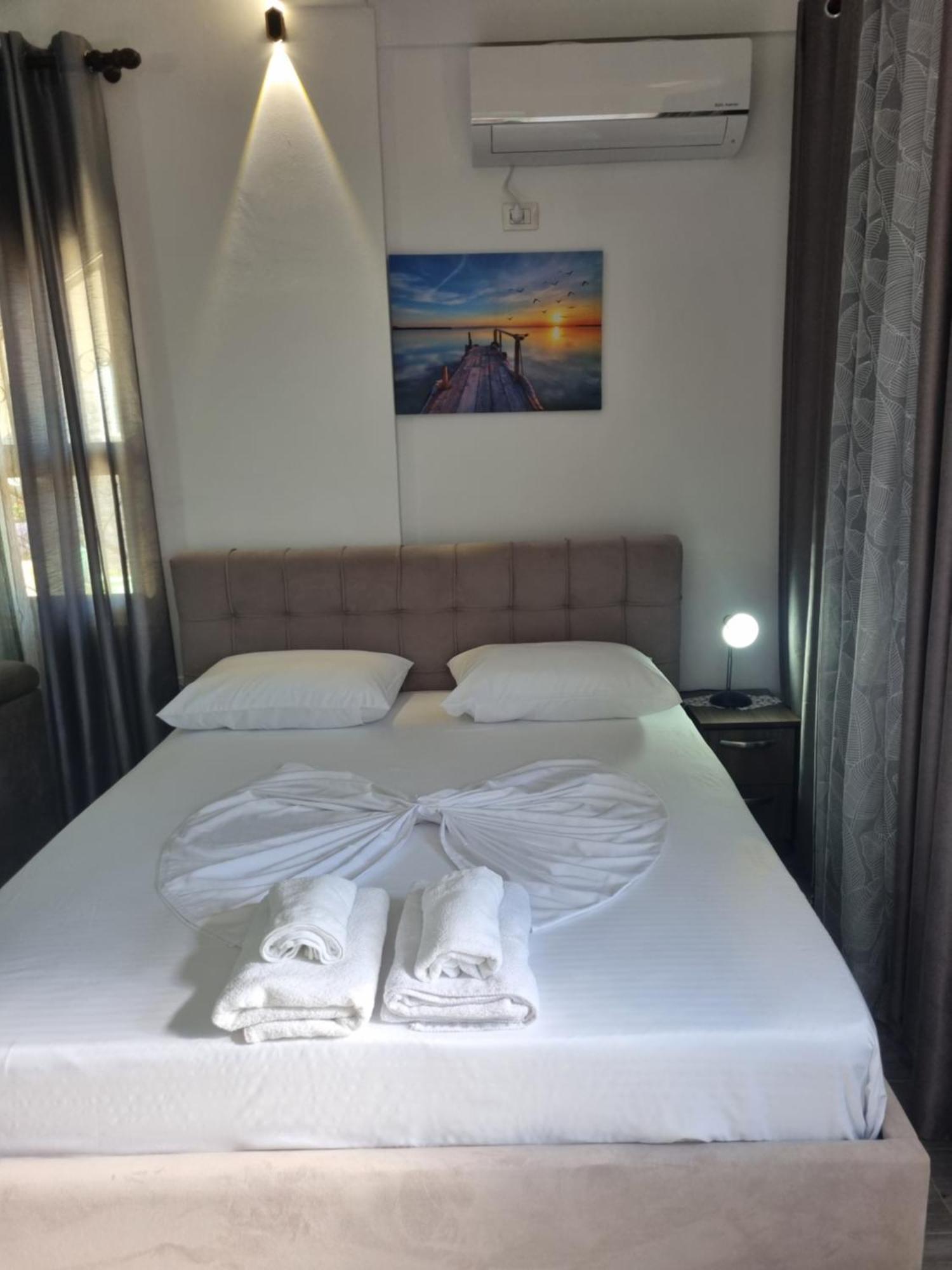 Vila Megi-Rent Room Vlorë 外观 照片