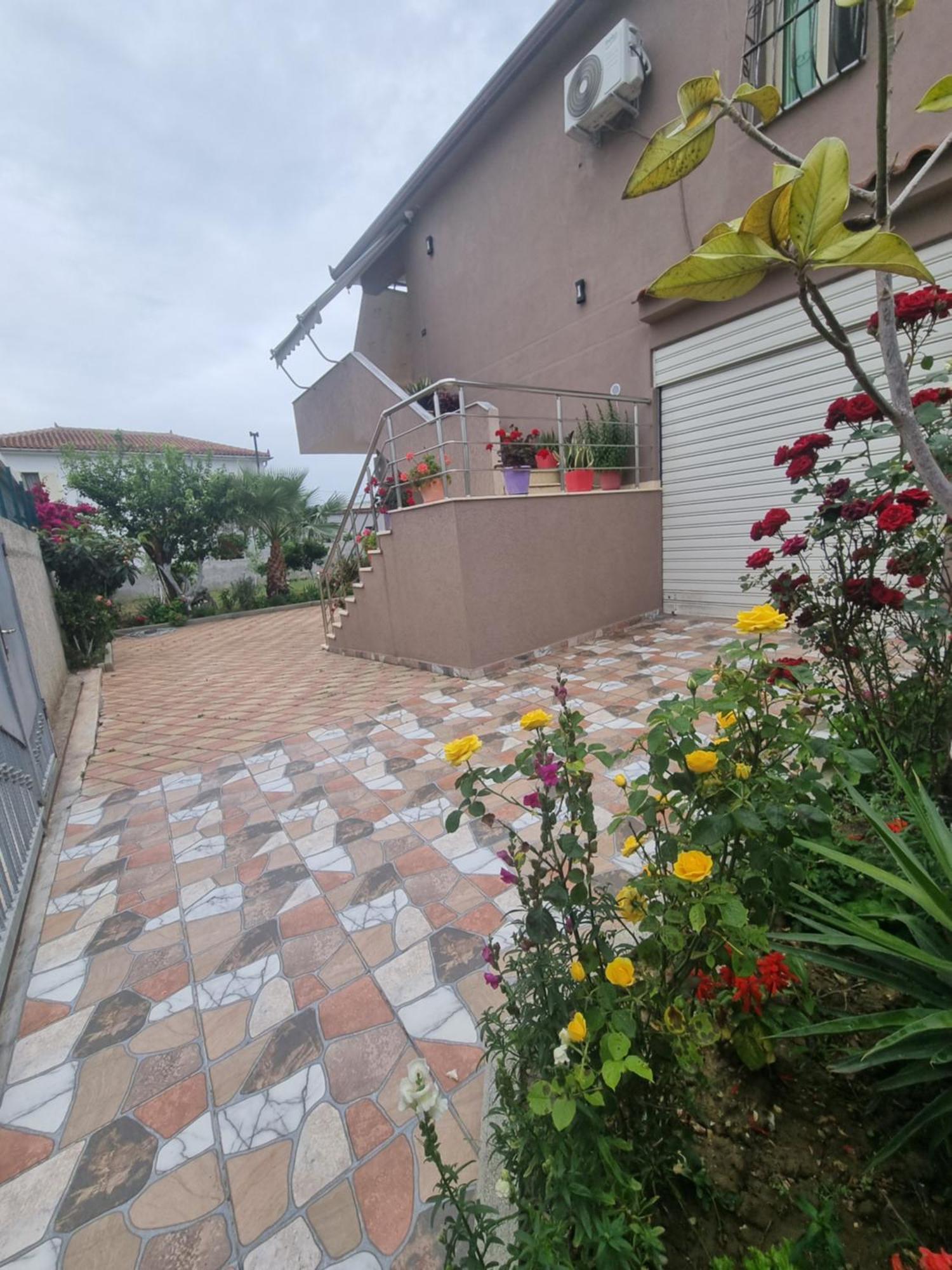 Vila Megi-Rent Room Vlorë 外观 照片